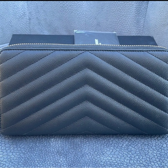 Authentic YSL Yves Saint Laurent black Zippy wallet - Picture 13 of 14
